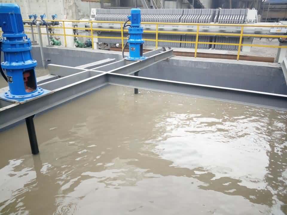 污水攪拌設備現場