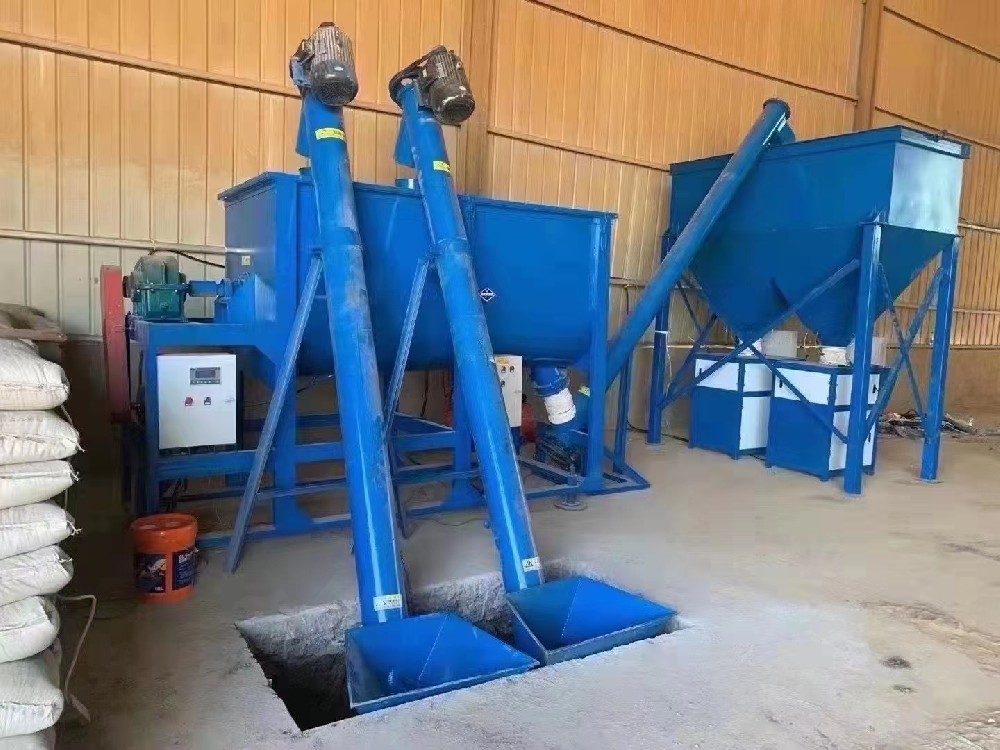 一噸粉體不銹鋼螺帶混合機(jī),1000KG不銹鋼螺帶混合機(jī)